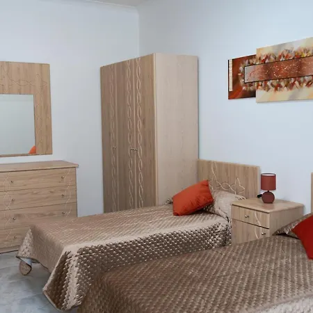 Sea-view 3 Bedroom - Sleeps 8 Apartmán *