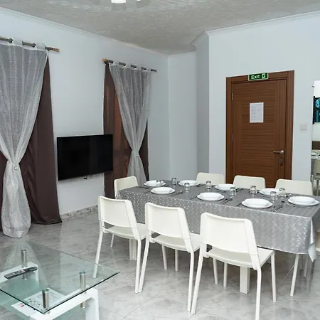 شقة Sea-view 3 Bedroom - Sleeps 8