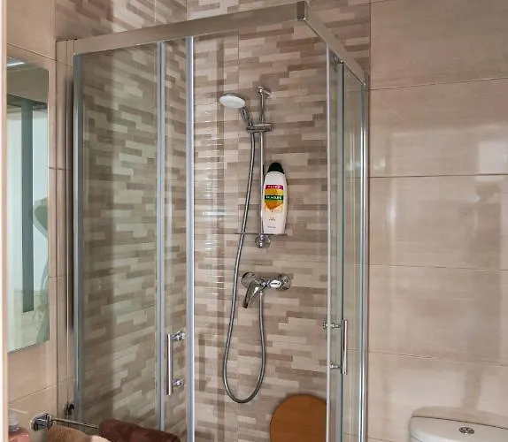 Sea-view 3 Bedroom - Sleeps 8