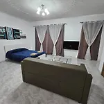 Sea-view 3 Bedroom - Sleeps 8 公寓