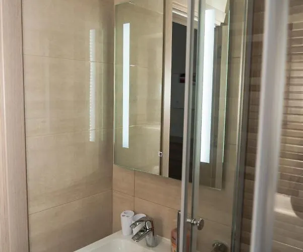 Sea-view 3 Bedroom - Sleeps 8 Appartamento *