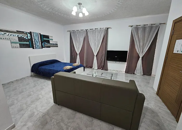 Sea-view 3 Bedroom - Sleeps 8 Apartament